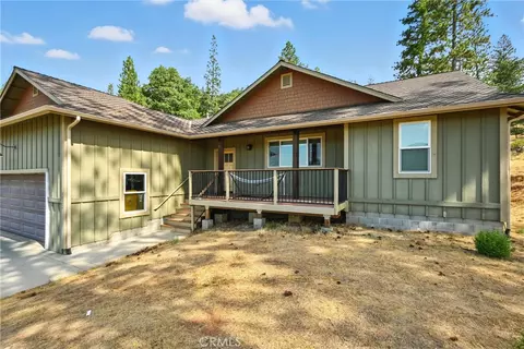 9482 Hoberg Dr S, Cobb, CA 95426