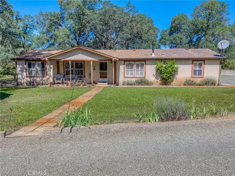 1450 Oak Hill Ct, Lakeport, CA 95453