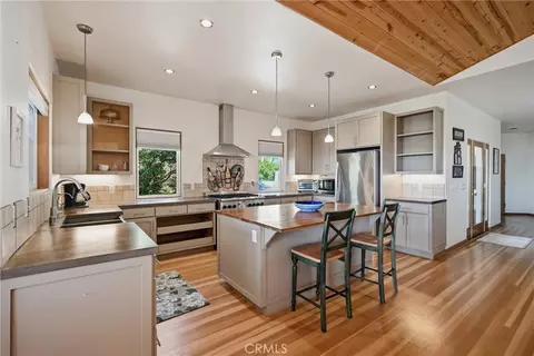 16542 Crescent Ct, Hidden Valley Lake, CA 95467