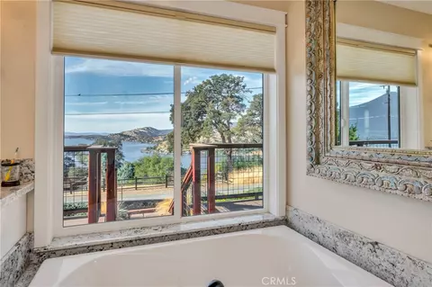 Bath - 3012 Oak Crest Dr, Clearlake, CA 95422 photo 4 of 4