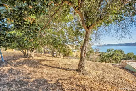 Exterior - 3012 Oak Crest Dr, Clearlake, CA 95422 photo 7 of 17