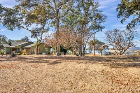 Exterior - 3012 Oak Crest Dr, Clearlake, CA 95422 photo 4 of 17