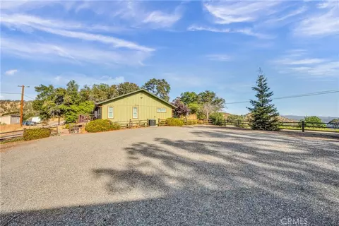 Exterior - 3012 Oak Crest Dr, Clearlake, CA 95422 photo 11 of 17