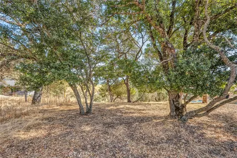 Exterior - 3012 Oak Crest Dr, Clearlake, CA 95422 photo 6 of 17