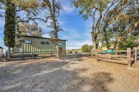 Exterior - 3012 Oak Crest Dr, Clearlake, CA 95422 photo 12 of 17