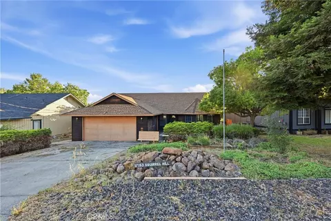 17153 Squirrelhill Rd, Hidden Valley Lake, CA 95467