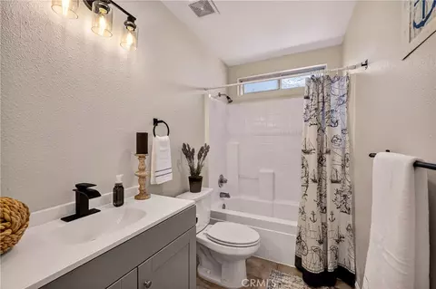 Bath - 2150 Bar Triangle, Chico, CA 95928 photo 4 of 5