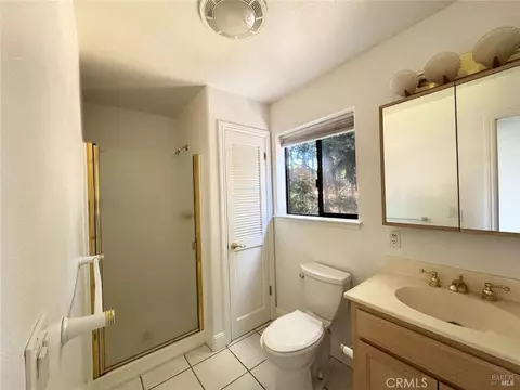 Bath - 16990 Old Boy Scout, Willits, CA 95490 photo 3 of 7
