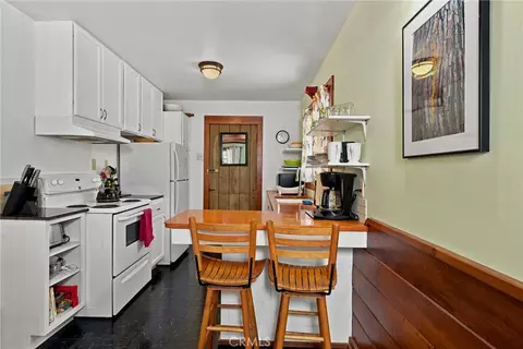Kitchen - 15590 Mesa, Cobb, CA 95426 photo 2 of 2