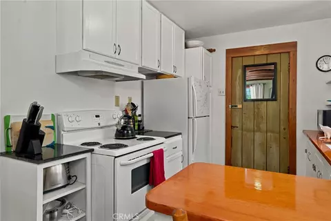 Kitchen - 15590 Mesa, Cobb, CA 95426 photo 1 of 2