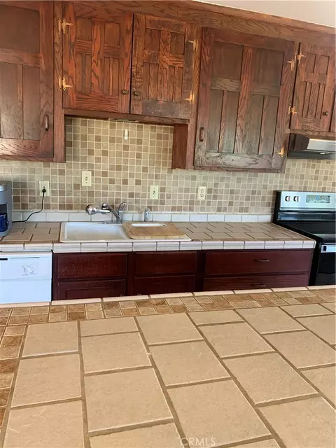 Kitchen - 13649 Arrowhead Rd, Clearlake, CA 95422 photo 2 of 3