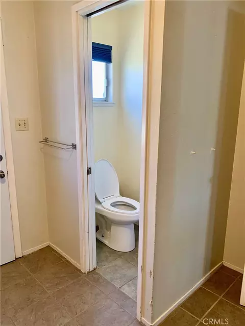 Bath - 13649 Arrowhead Rd, Clearlake, CA 95422 photo 2 of 3