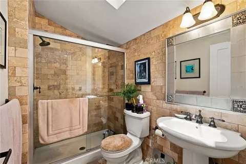 Bath - 9081 Bleuss Ct, Cobb, CA 95426 photo 3 of 4