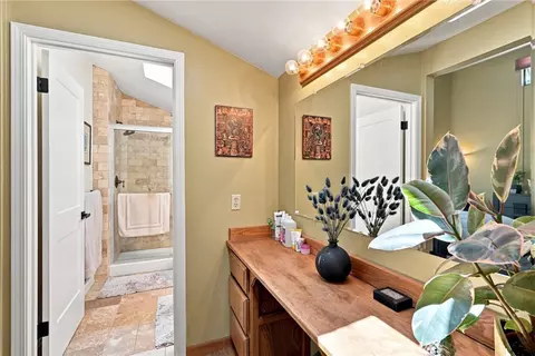 Bath - 9081 Bleuss Ct, Cobb, CA 95426 photo 2 of 4