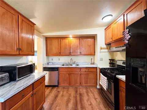Kitchen - 255 Burlington, Ukiah, CA 95482 photo 1 of 4