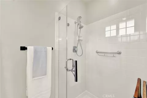 Bath - 1720 Wayne Ct, Fairfield, CA 94534 photo 5 of 7