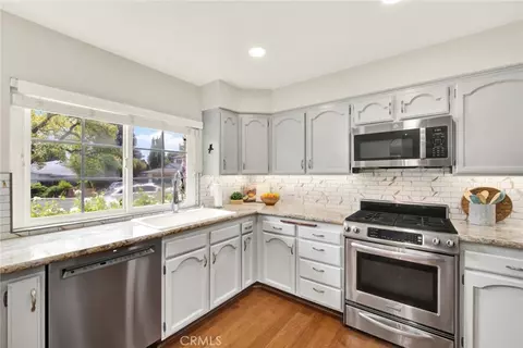 Kitchen - 1720 Wayne Ct, Fairfield, CA 94534 photo 4 of 5