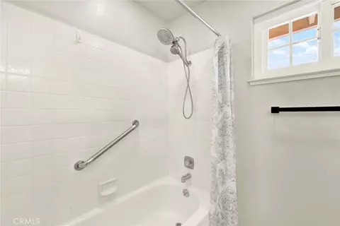 Bath - 1720 Wayne Ct, Fairfield, CA 94534 photo 7 of 7