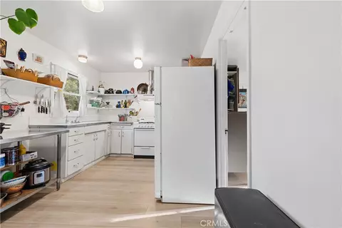Kitchen - 23800 West Rd, Middletown, CA 95461 photo 3 of 5