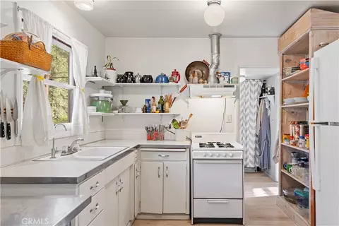 Kitchen - 23800 West Rd, Middletown, CA 95461 photo 1 of 5