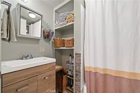 Bath - 23800 West Rd, Middletown, CA 95461 photo 1 of 2