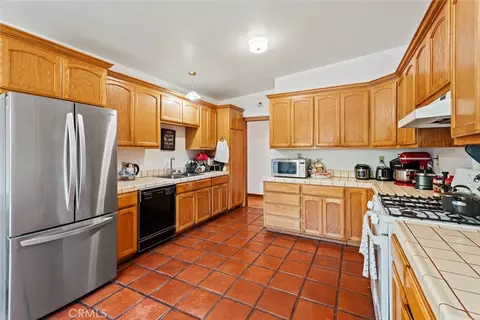 Kitchen - 19020 Gschwend Rd, Philo, CA 95466 photo 2 of 3