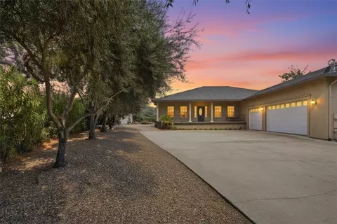 19512 Stonegate Rd, Hidden Valley Lake, CA 95467