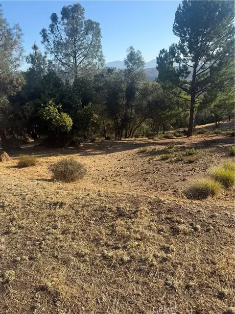 16511 Crescent Ct, Hidden Valley Lake, CA 95467