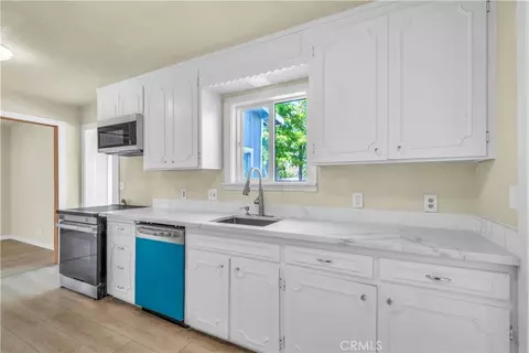 Kitchen - 3166 12th Ave, Clearlake, CA 95422 photo 1 of 2