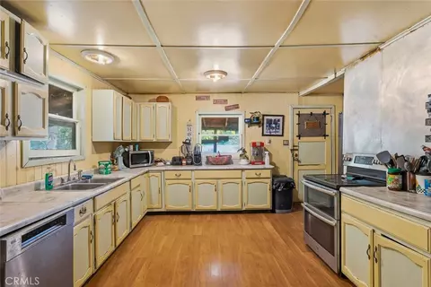 Kitchen - 1995 E Hill Rd, Willits, CA 95490 photo 1 of 2