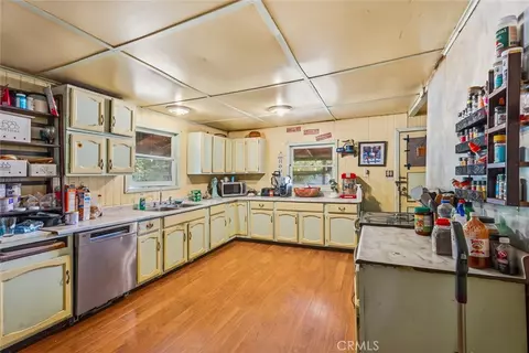 Kitchen - 1995 E Hill Rd, Willits, CA 95490 photo 2 of 2