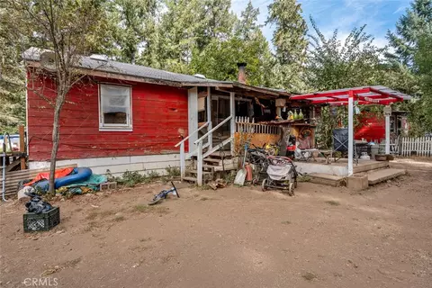 Exterior - 1995 E Hill Rd, Willits, CA 95490 photo 2 of 4