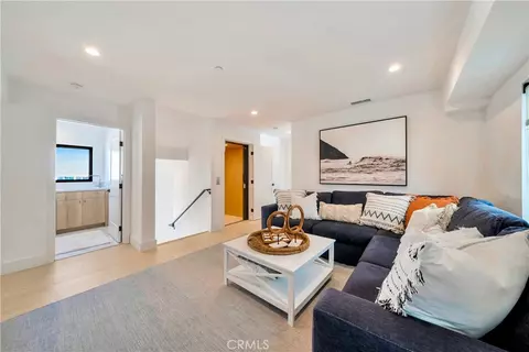 317 E Bay Ave, Newport Beach, CA 92661