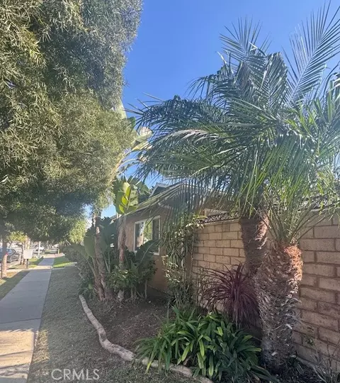 745 Shalimar Dr, Costa Mesa, CA 92627