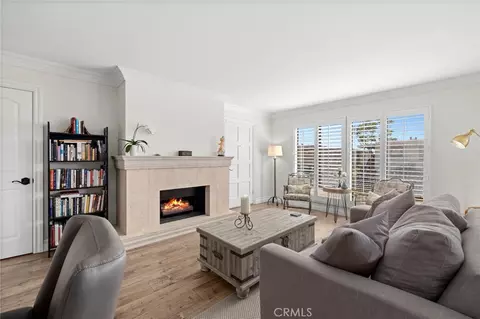 422 Cypress St, Laguna Beach, CA 92651