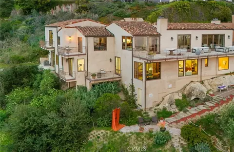 2516 Temple Hills Dr, Laguna Beach, CA 92651