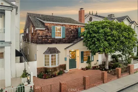 220 Apolena Ave, Newport Beach, CA 92662