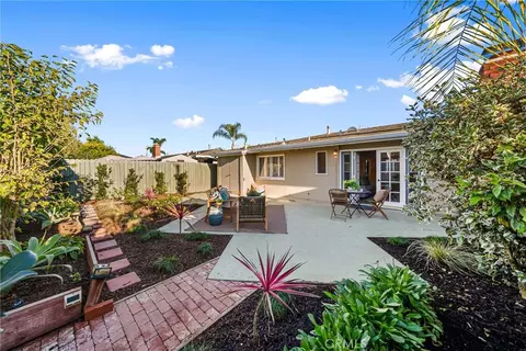 1741 Tustin Ave #11A, Costa Mesa, CA 92627