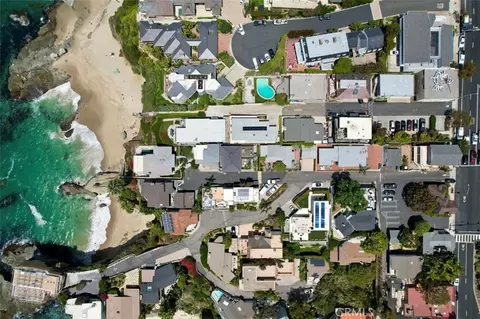 31678 Seacliff Dr, Laguna Beach, CA 92651
