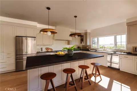 2201 N Hobart Blvd, Los Angeles, CA 90027