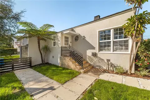 11333 Montana Ave, Los Angeles, CA 90049