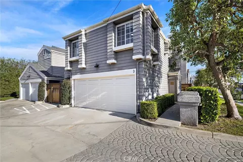 168 23rd #D, Costa Mesa, CA 92627
