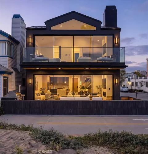 218 E Oceanfront, Newport Beach, CA 92661