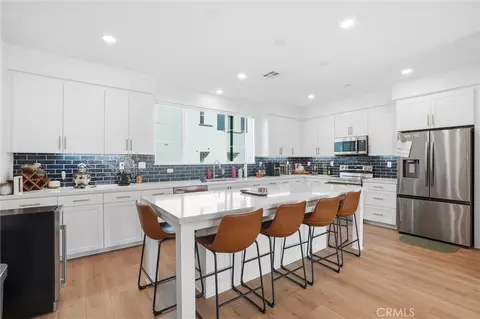 3667 Elm Ave, Long Beach, CA 90807