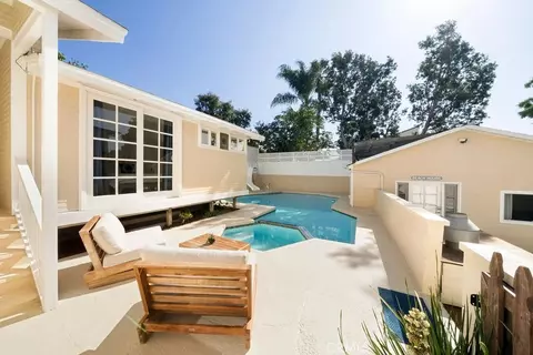 541 Oak St, Laguna Beach, CA 92651
