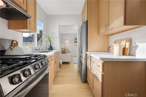 1565 Parmer, Los Angeles, CA 90026