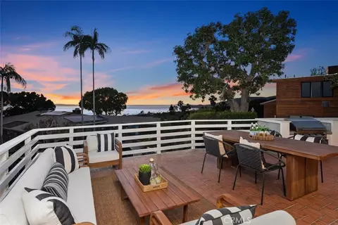 590 Diamond St, Laguna Beach, CA 92651