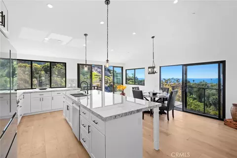 990 Meadowlark Dr, Laguna Beach, CA 92651