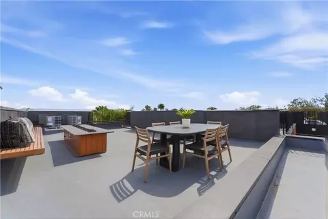 11702 Charnock Rd, Los Angeles, CA 90066