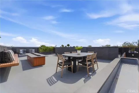 11702 Charnock Rd, Los Angeles, CA 90066